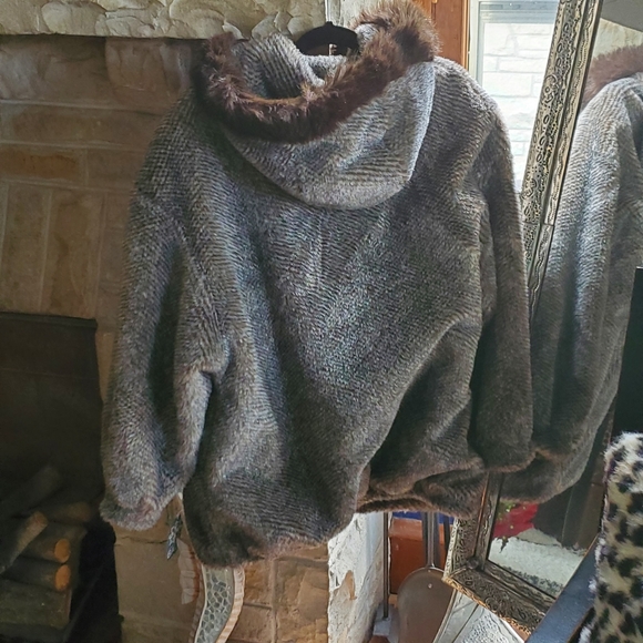 Gallery faux fur snake hooded bomber jacket woman's or unisex small - Picture 6 of 9